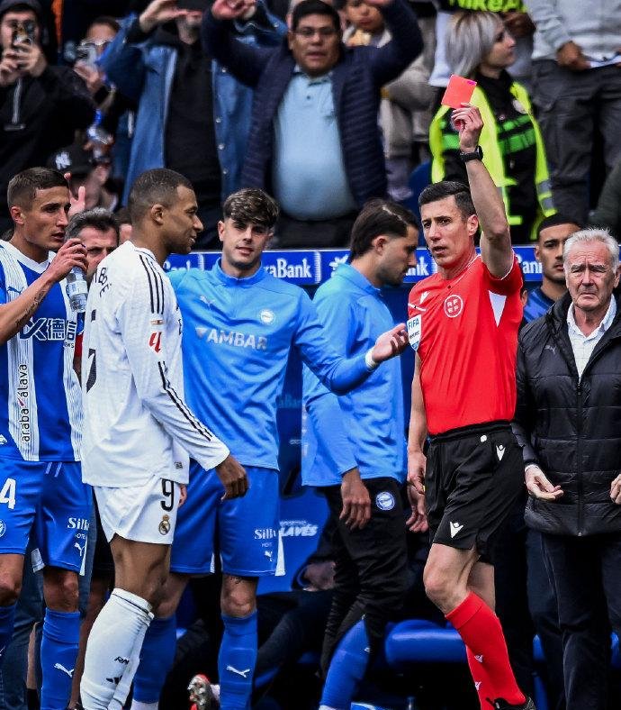 姆巴佩巅峰对决，费德勒与50激战拜仁分钟，势不可挡胜负难料！的简单介绍