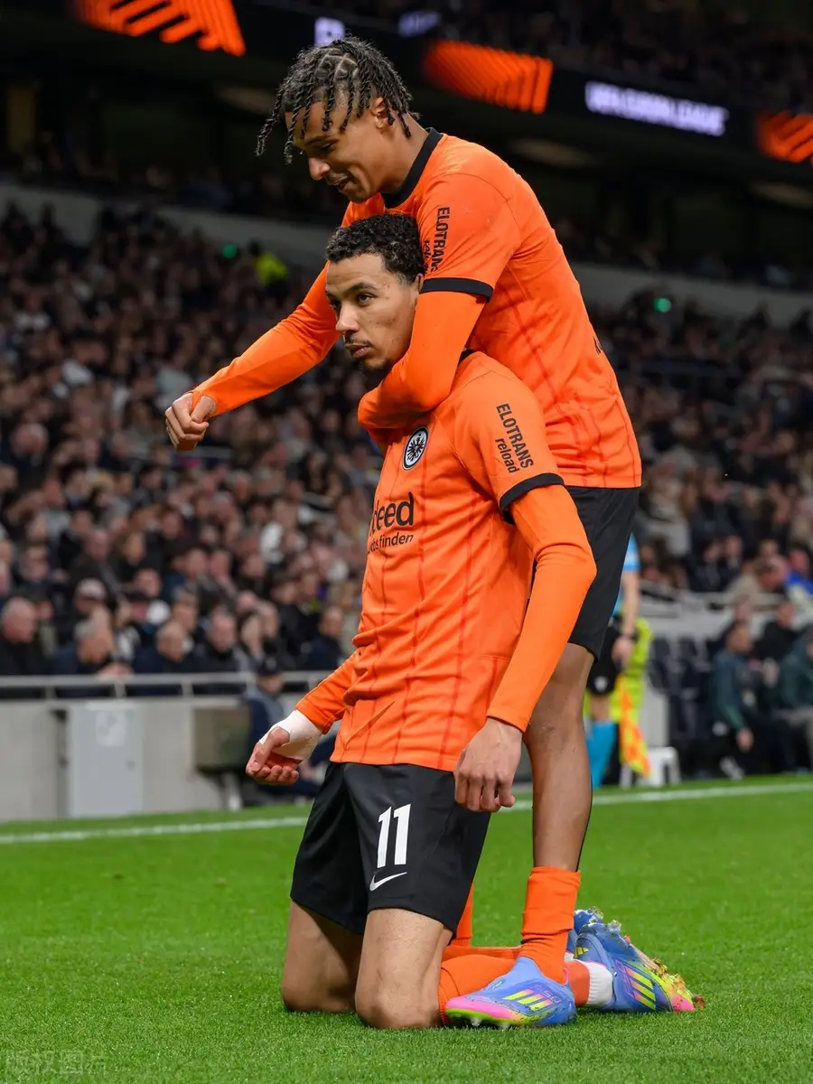 包含里尔加时末段外线爆发，志在欧冠名次提升，压力陡增，临场指挥获称赞的词条