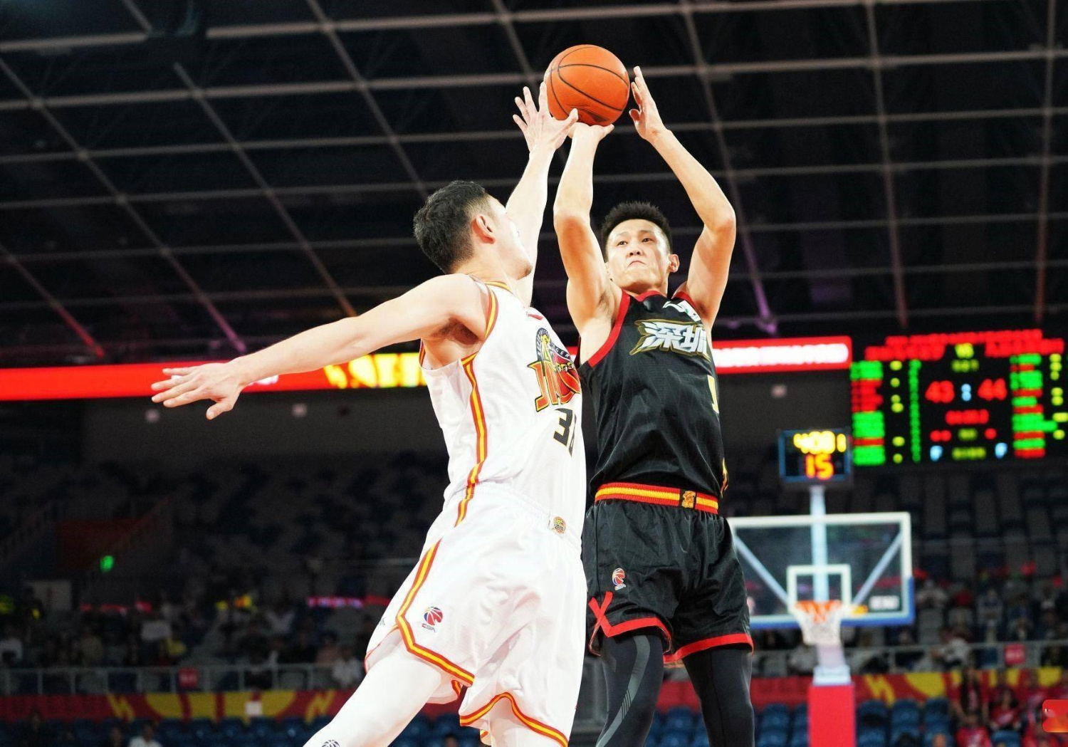 关于深圳男篮迎NBA总决赛关键赛，赛前单刀错失，更衣室稳定，数据趋势出现新变化的信息